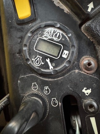 2024 John Deere Z920M Photo 2