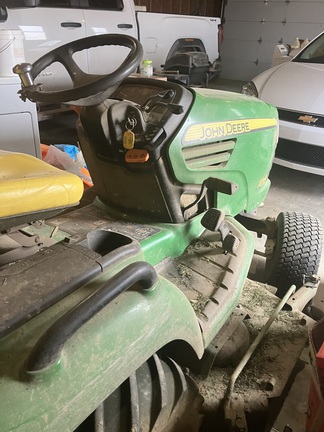 Photo of 2011 John Deere X720