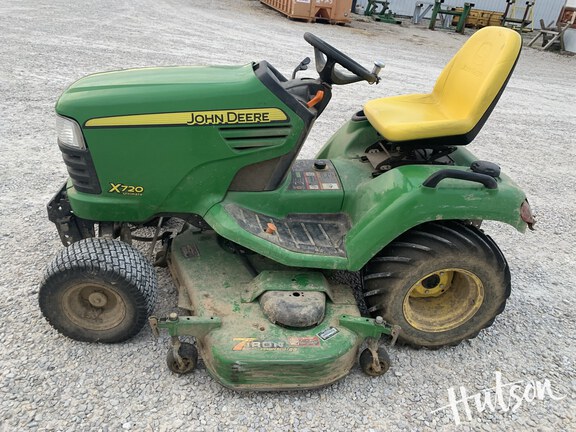 Photo of 2011 John Deere X720