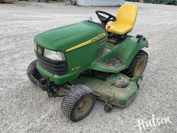 Photo of 2011 John Deere X720