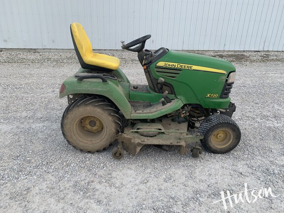 Photo of 2011 John Deere X720