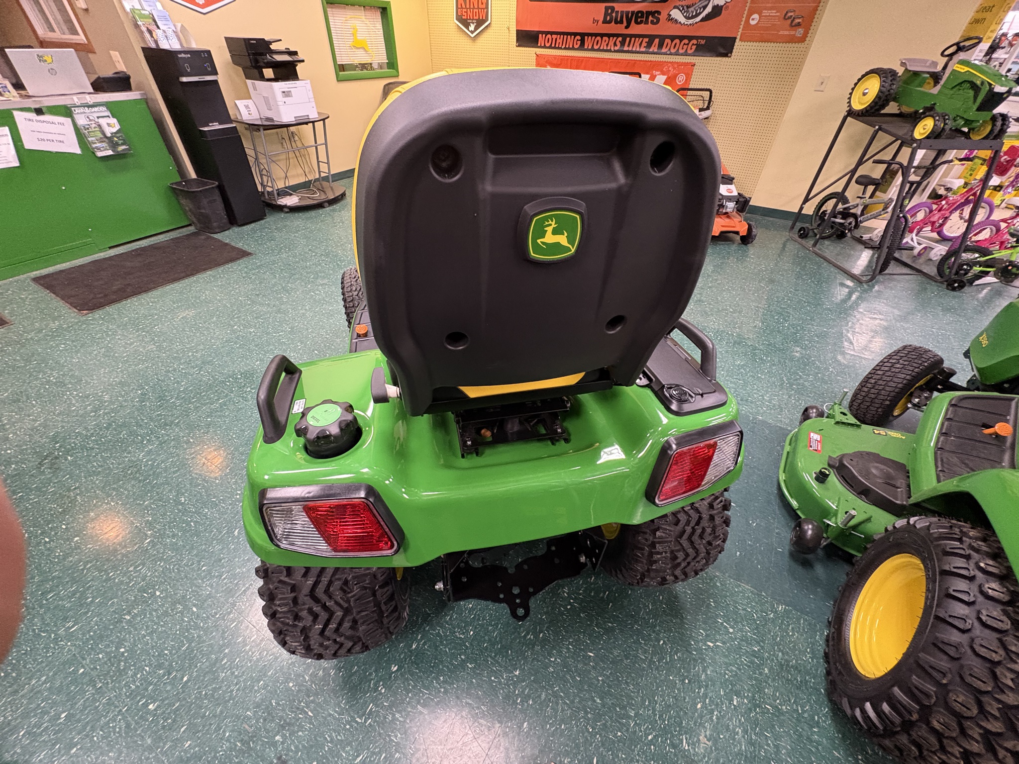 2025 John Deere X758 Image 5