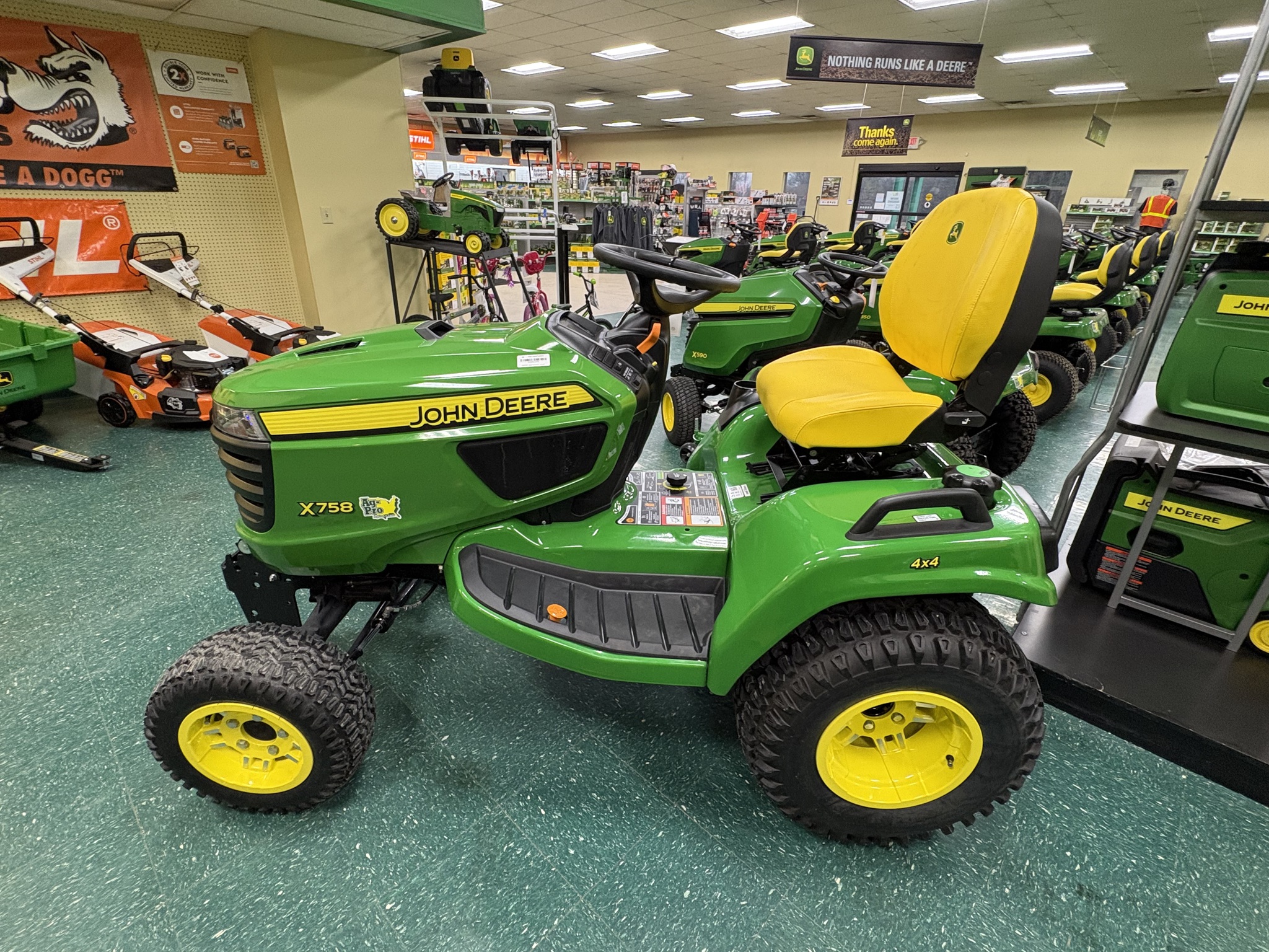 2025 John Deere X758 Image 7