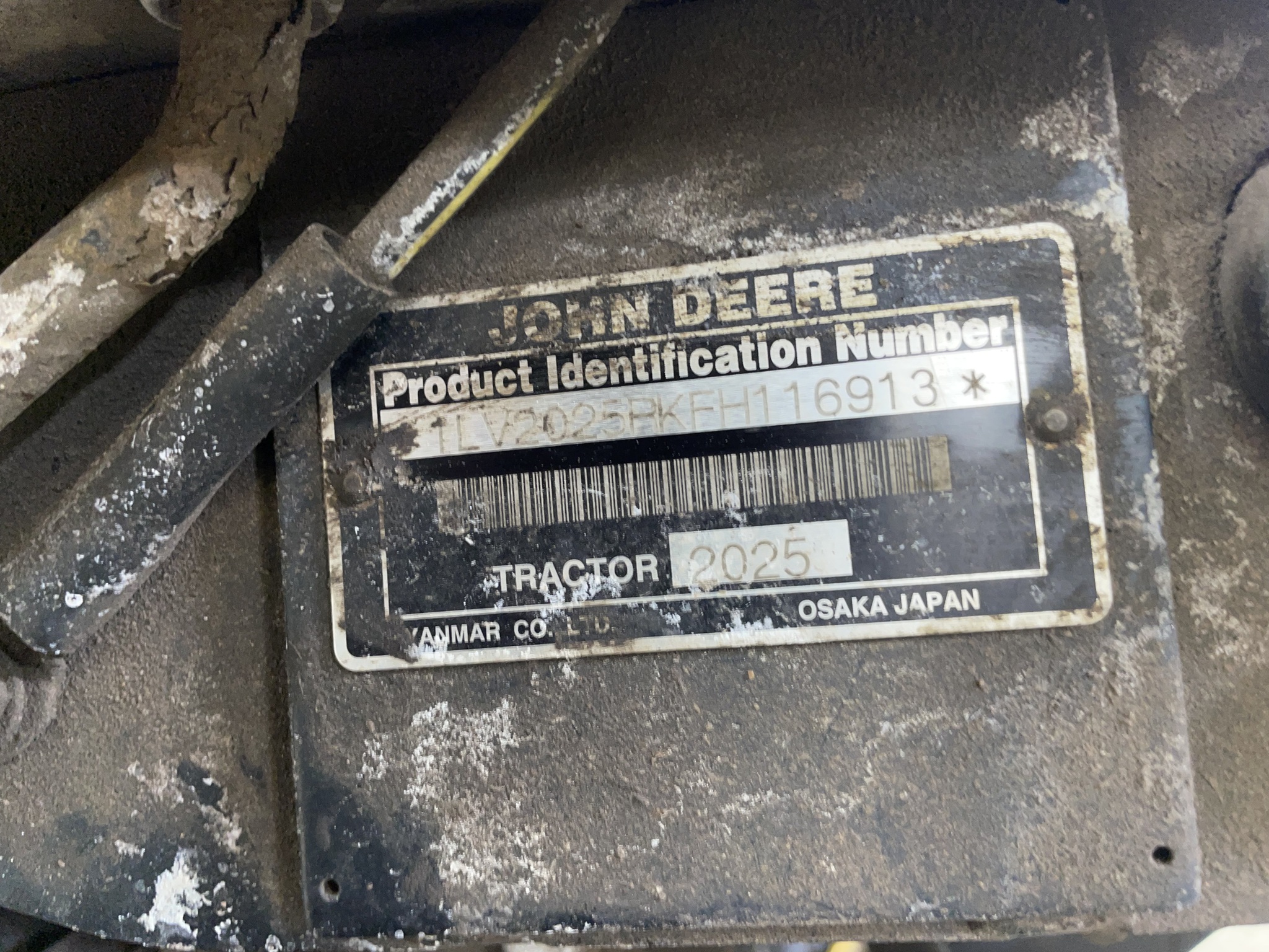 2015 John Deere 2025R Image 2