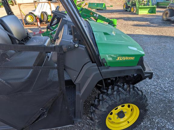 2024 John Deere XUV835E