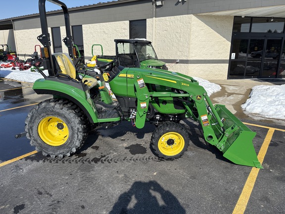 New In-Stock 2025 John Deere 2032R Compact Utility Tractors at Koenig Equipment in Urbana, OH - Photo7
