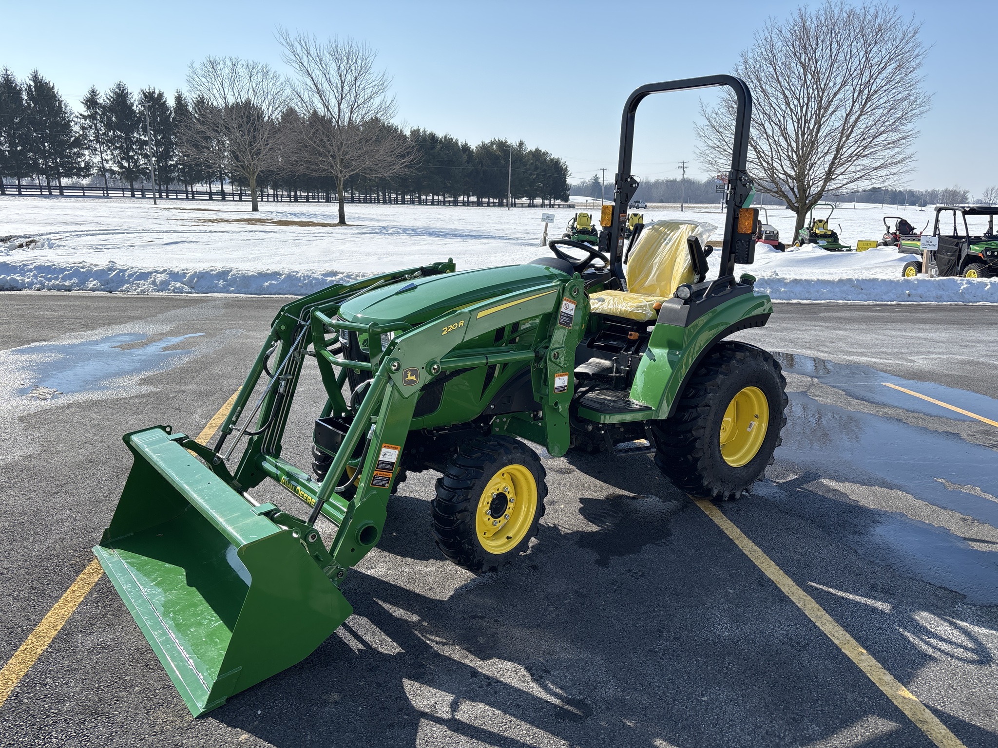 New In-Stock 2025 John Deere 2032R Compact Utility Tractors at Koenig Equipment in Urbana, OH - PhotoXL0