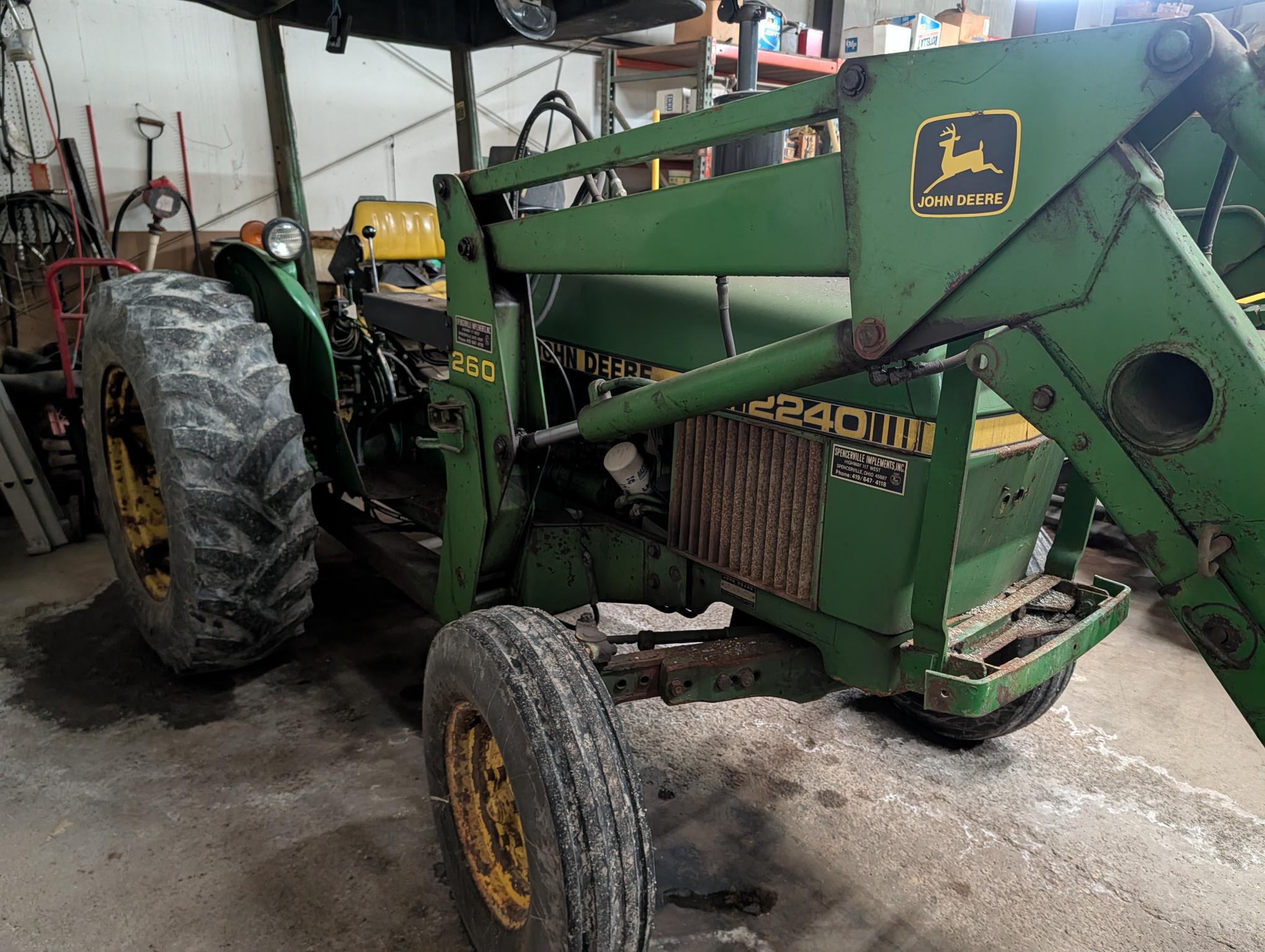 1981 John Deere 2240 Image 3