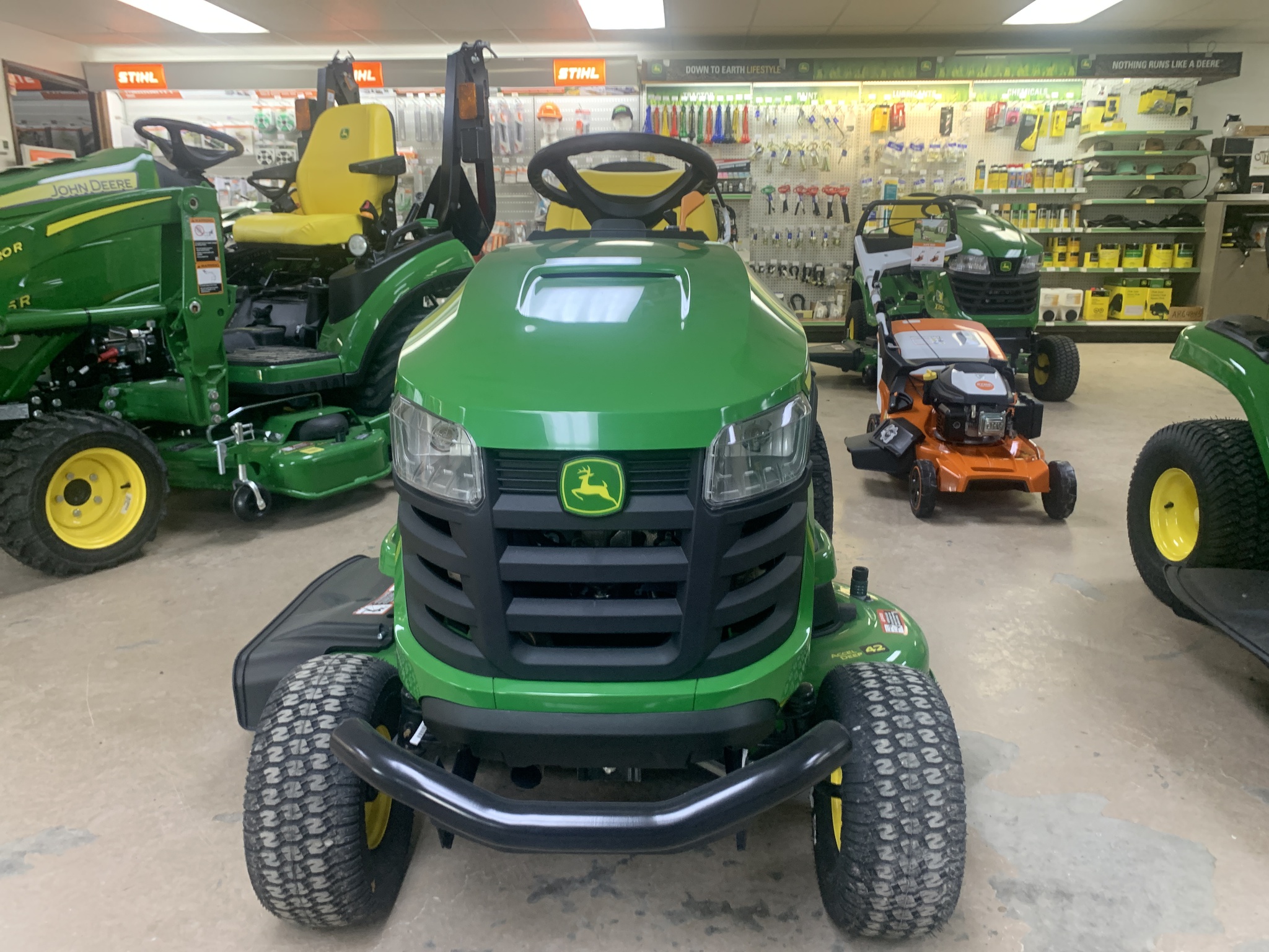 John Deere S240 Image 2