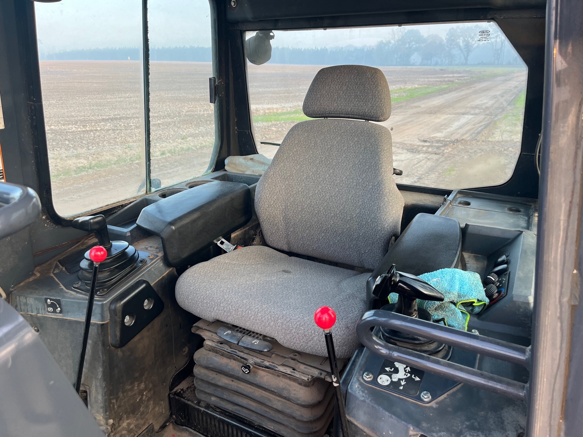 2017 John Deere 650K Image 11