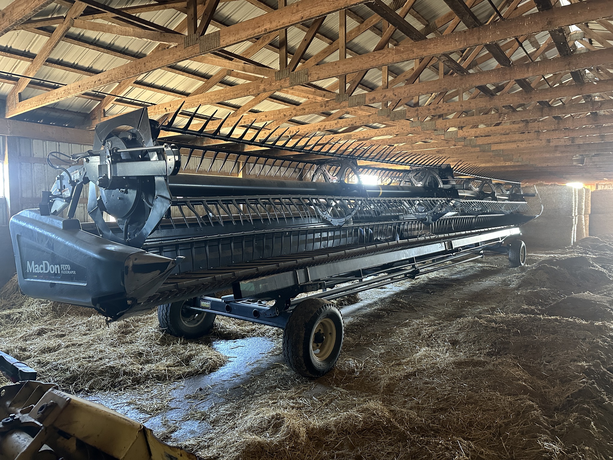 2010 MacDon FD70-40 Image 2