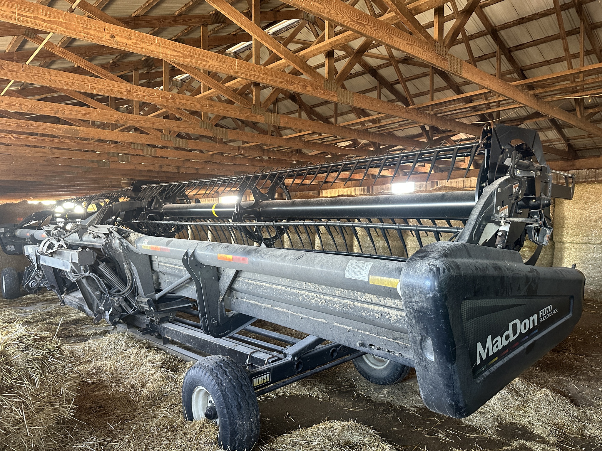 2010 MacDon FD70-40 Image 3