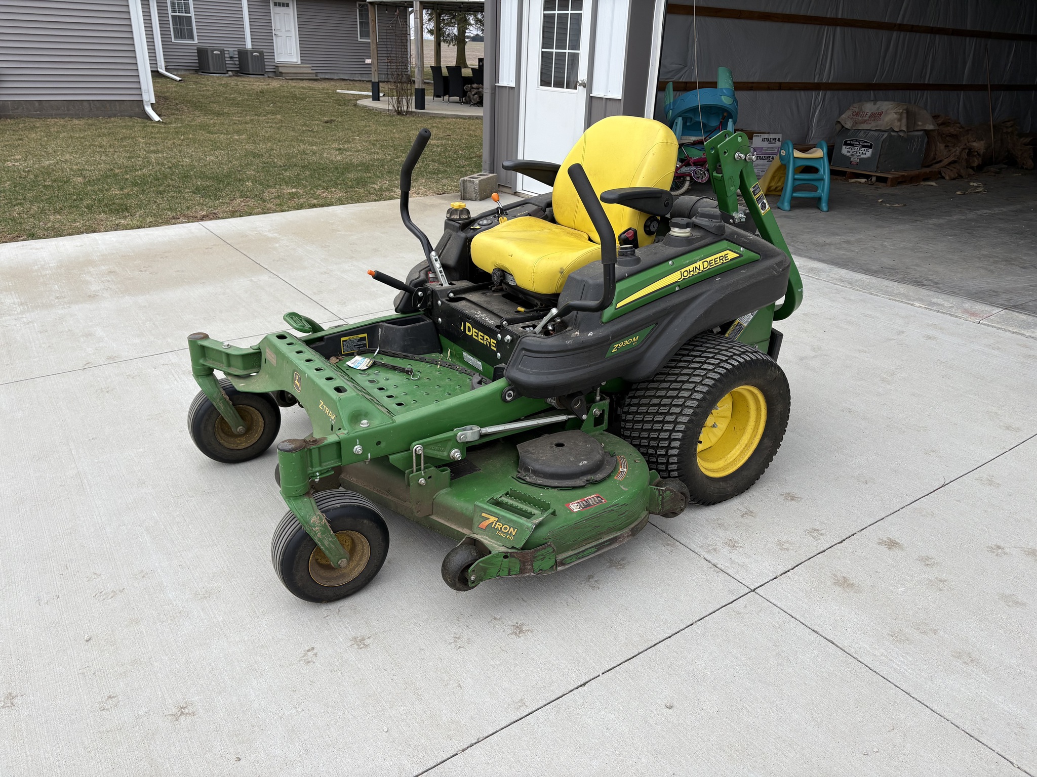  2017 John Deere Z930M EFI at Heritage Tractor in Geneseo, IL
