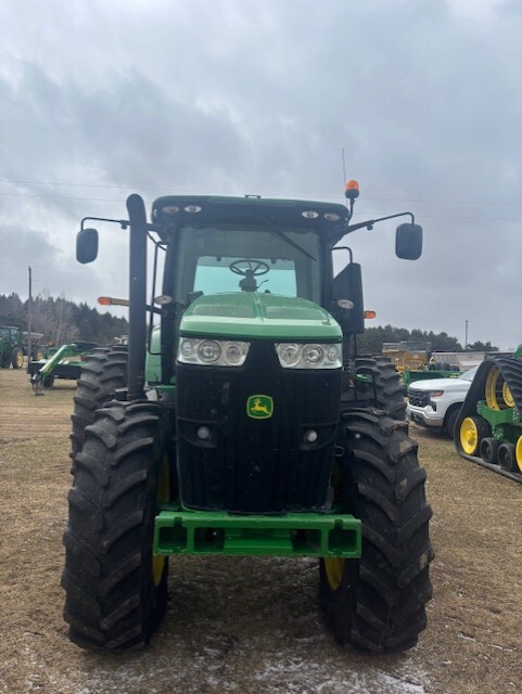 2012 John Deere 7215R Image 11