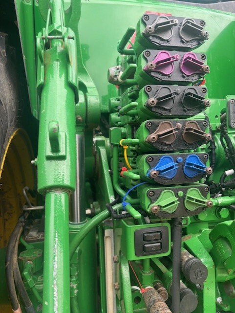 2012 John Deere 7215R Image 14