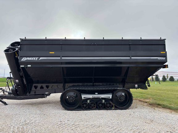 Used 2024 Brent 1598 Grain Carts at Koenig Equipment in Greenville, OH - Photo1