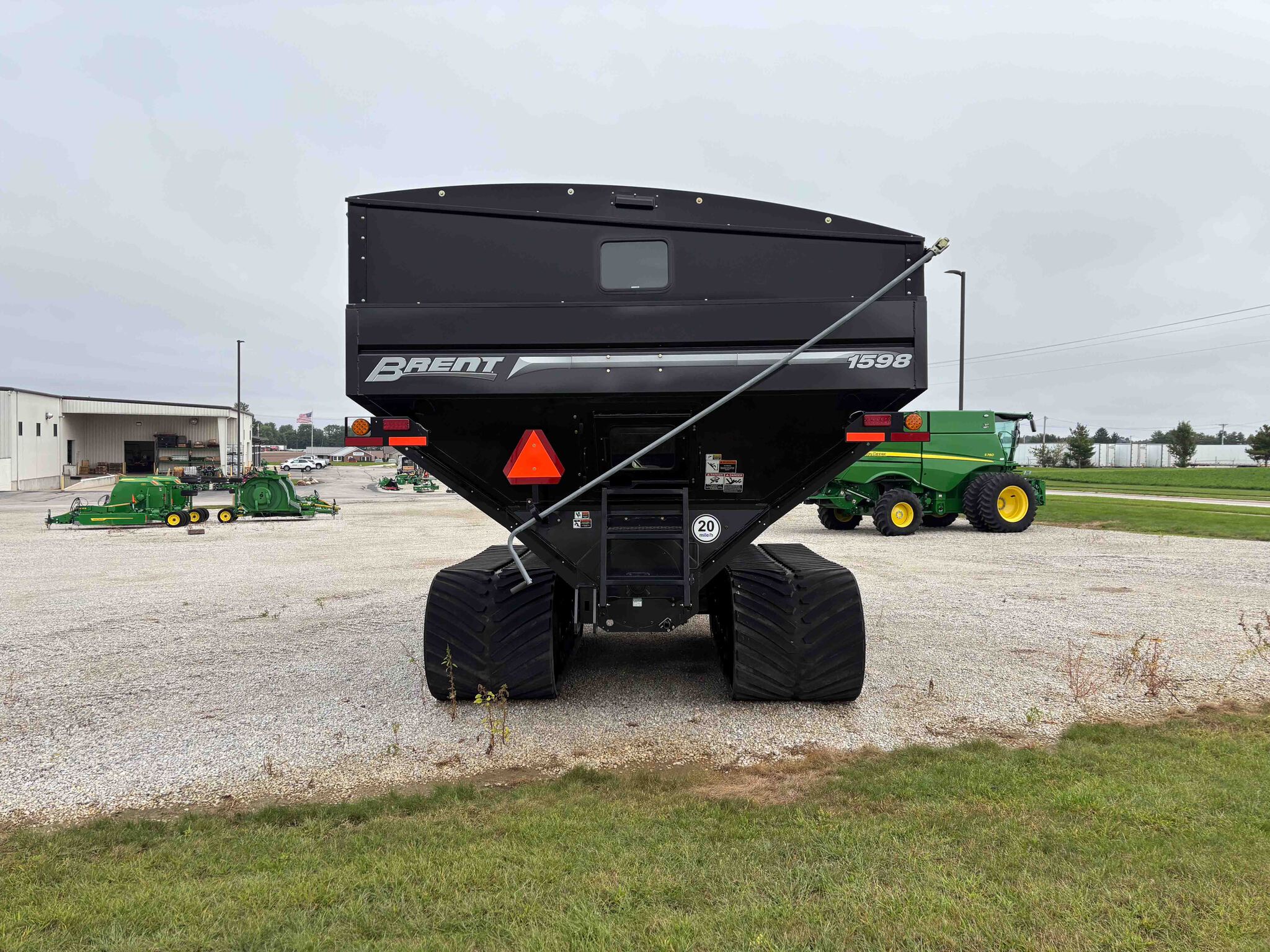 Used 2024 Brent 1598 Grain Carts at Koenig Equipment in Greenville, OH - PhotoXL2