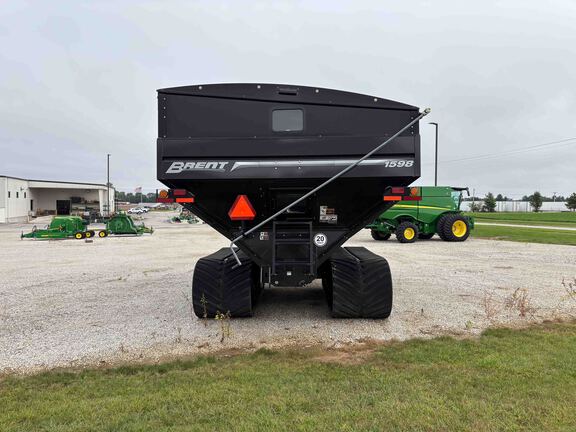 Used 2024 Brent 1598 Grain Carts at Koenig Equipment in Greenville, OH - Photo2