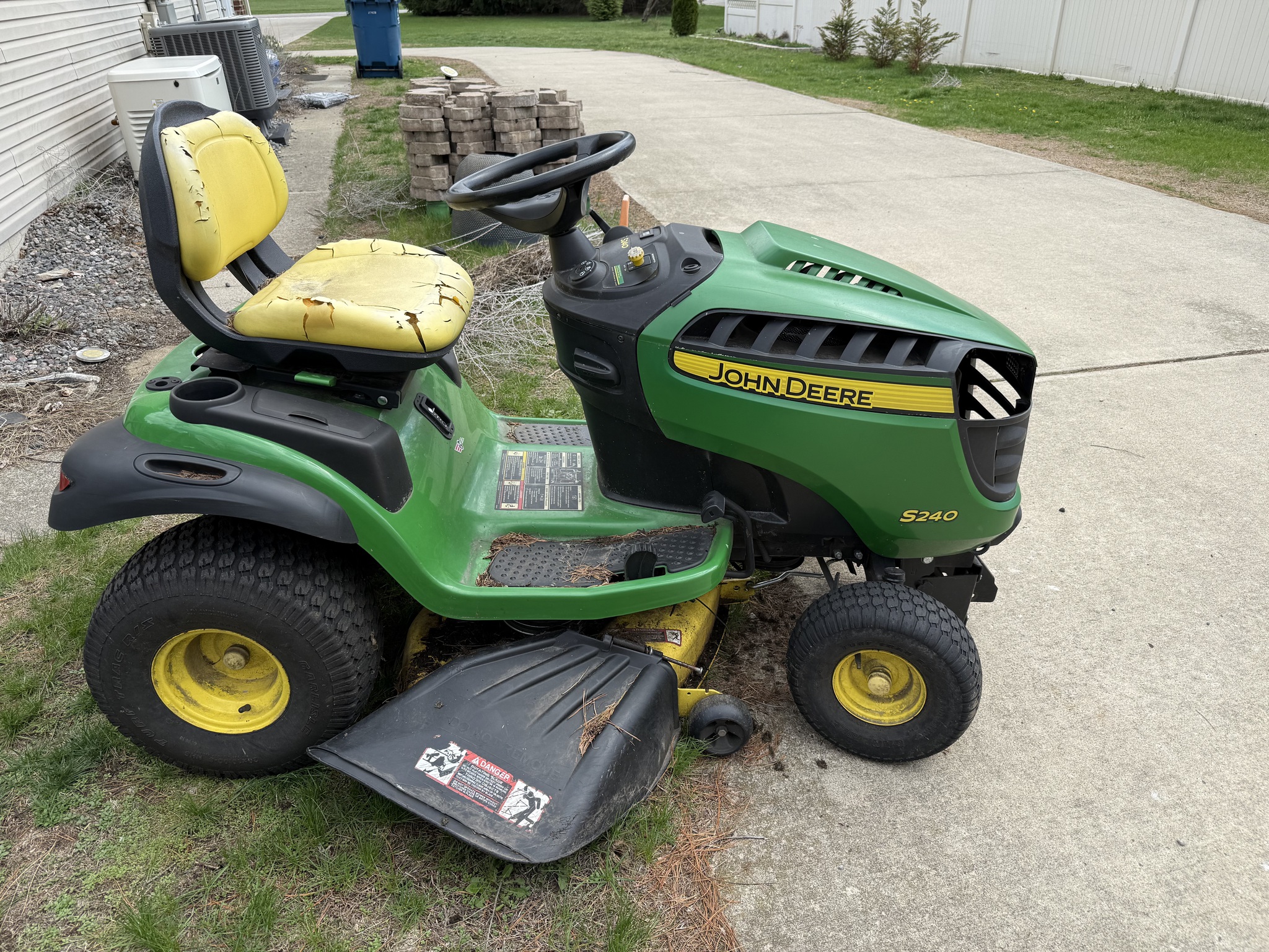 2017 John Deere S240 Image 1