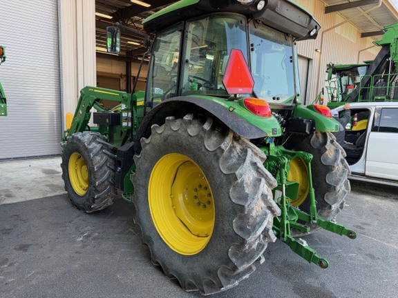 2022 John Deere 5115M Photo 3