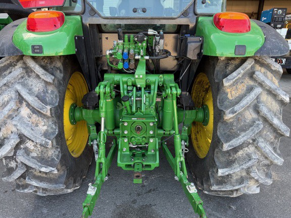 2022 John Deere 5115M Photo 4