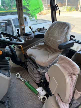 2022 John Deere 5115M Photo 6