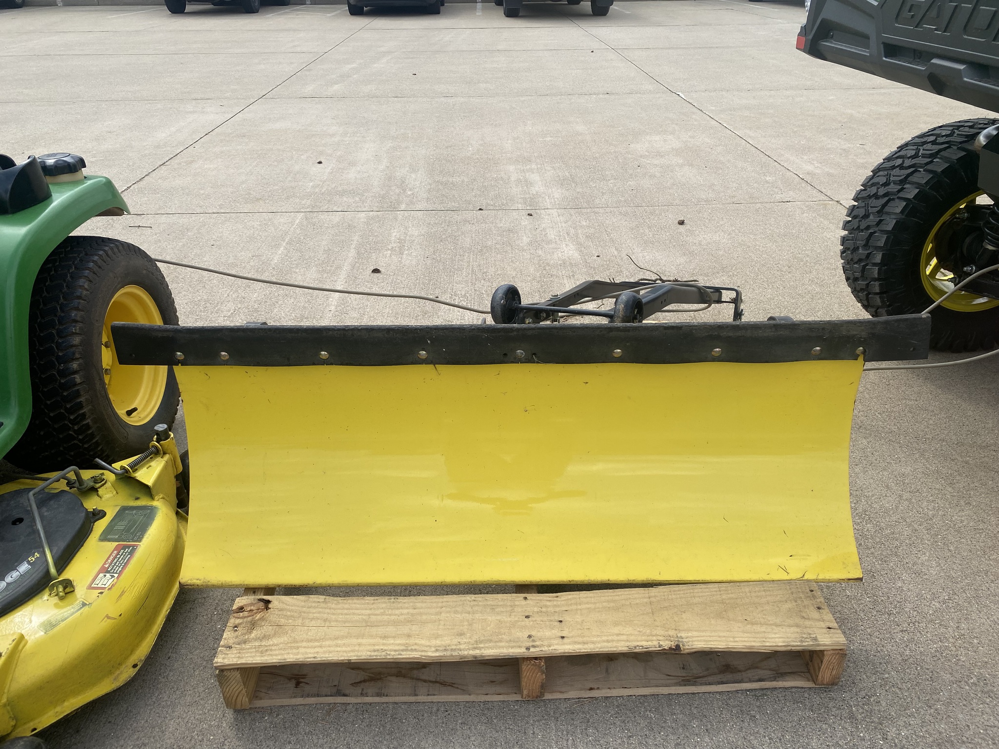 2004 John Deere GT245 Image 4