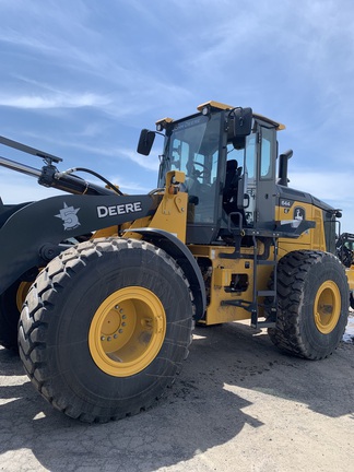 Photo of a 2024 John Deere 644 G