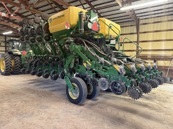 Photo of 2025 John Deere 1795