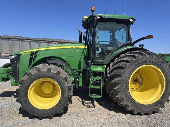Photo of 2013 John Deere 8335R