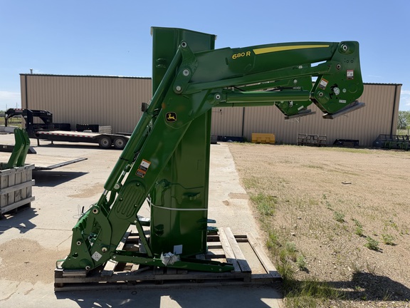 2024 John Deere 680R - Photo6
