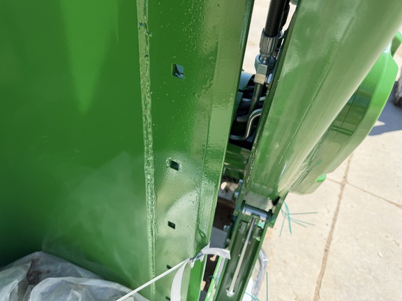 2024 John Deere 680R - Photo10