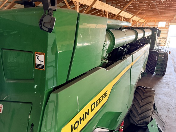 Photo of 2023 John Deere X9 1000