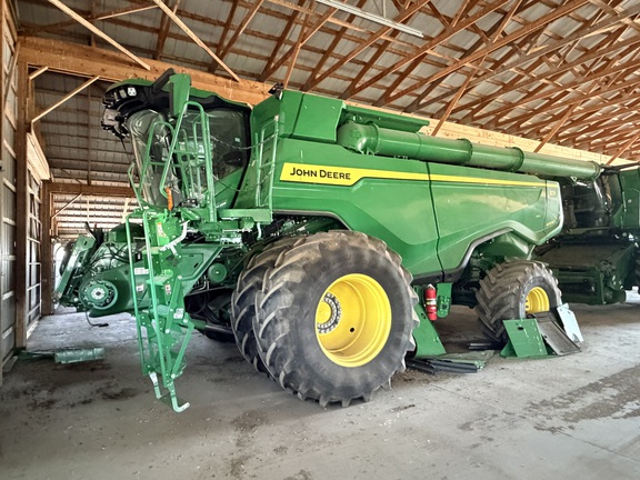 Photo of 2023 John Deere X9 1000
