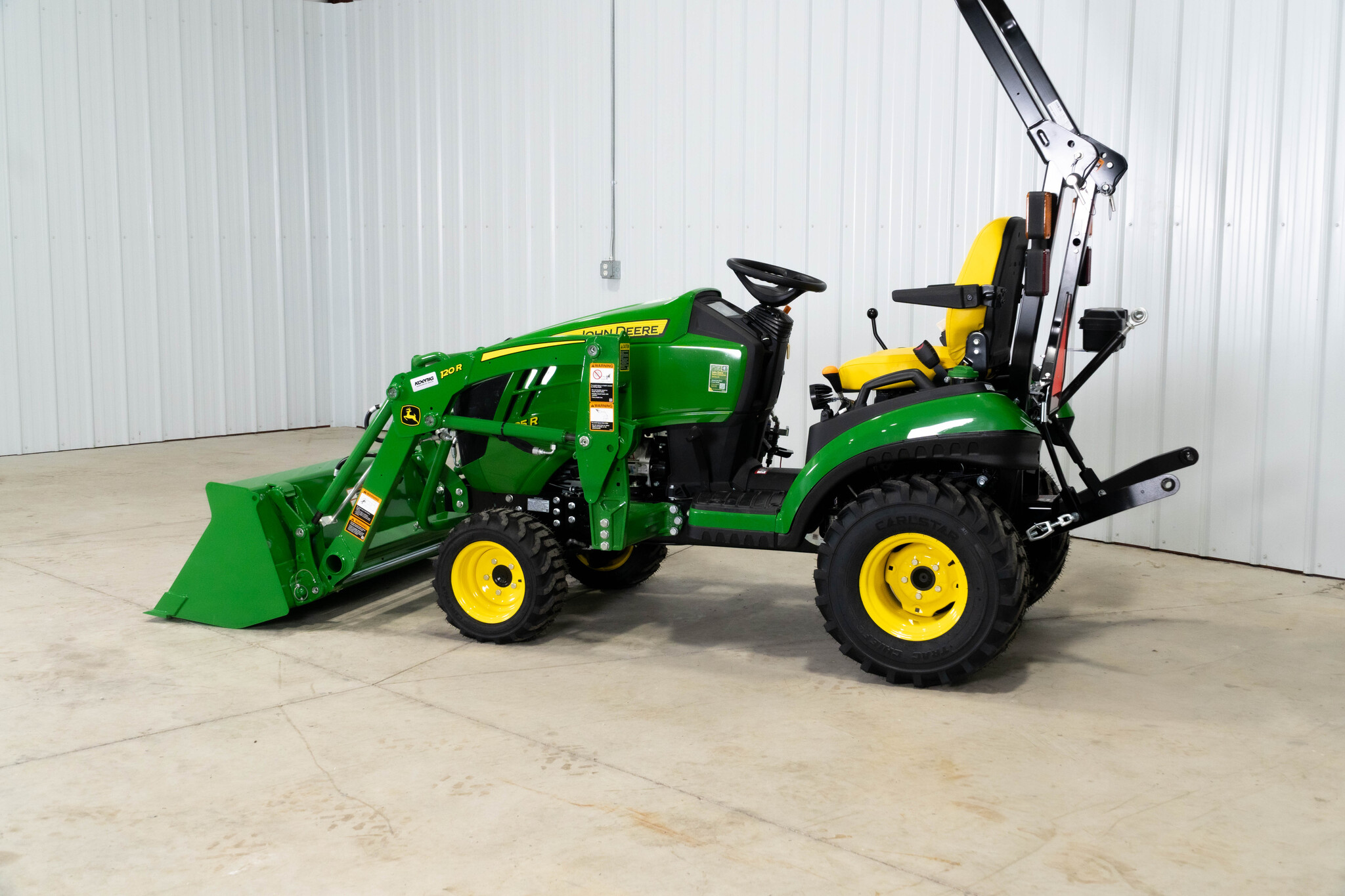 New In-Stock 2026 John Deere 1025R Compact Utility Tractors at Koenig Equipment in Amelia, OH - PhotoXL2