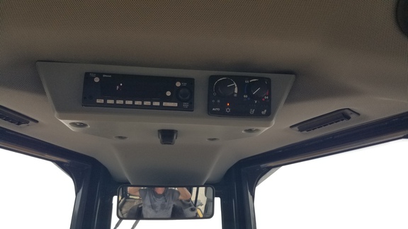 2023 John Deere 750L