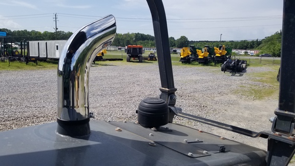 2023 John Deere 750L