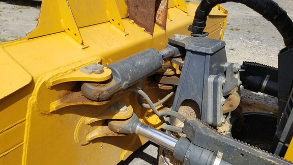 2023 John Deere 750L