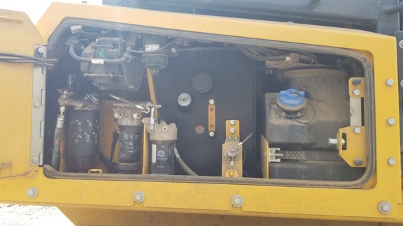 2023 John Deere 750L