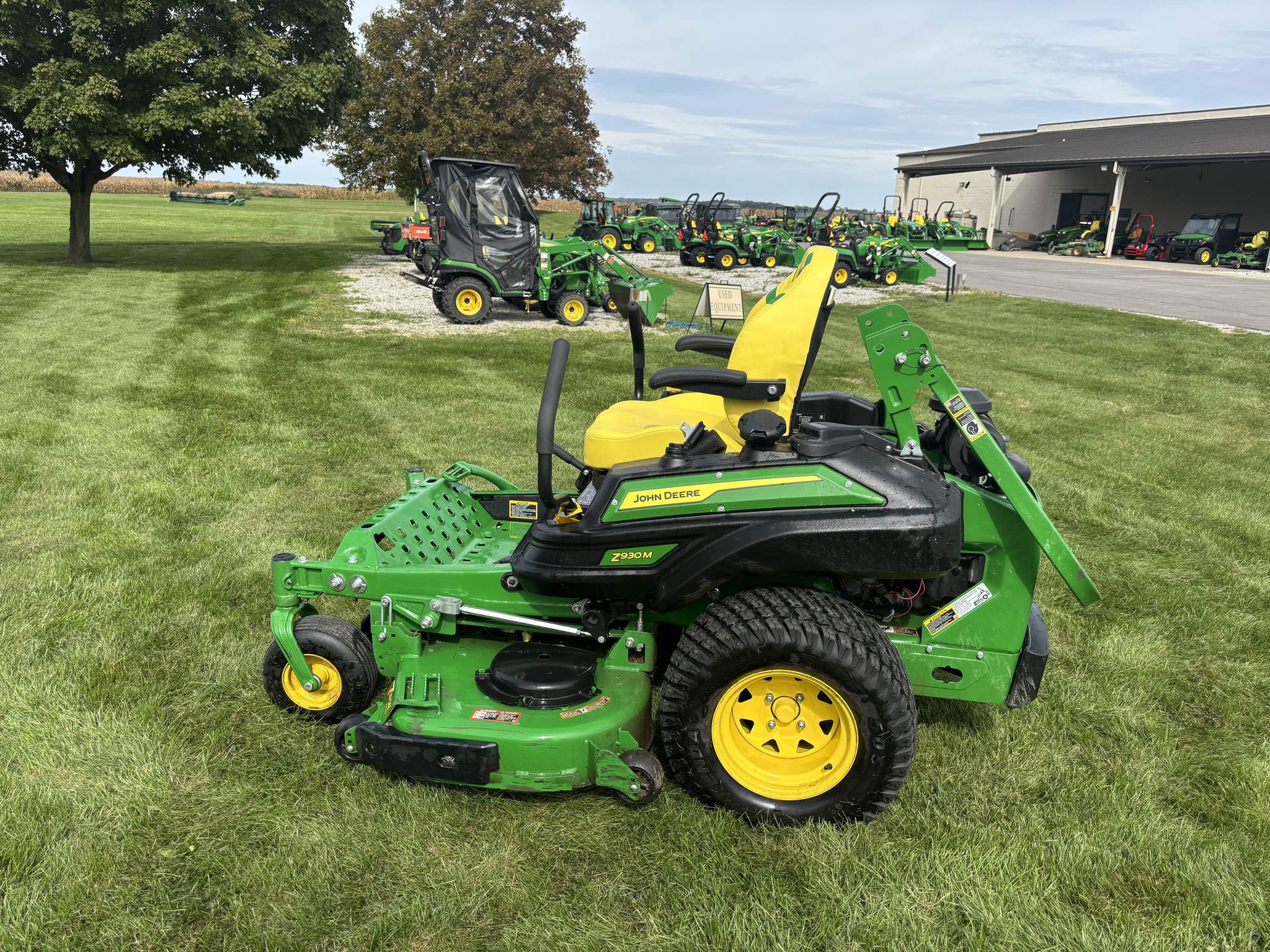 Used 2025 John Deere Z930M Zero Turn Mowers at Koenig Equipment in Urbana, OH - PhotoXL6