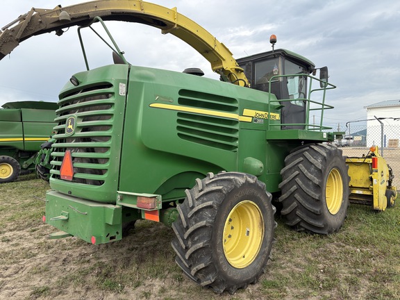 Used 2010 John Deere 7350 Self Propelled Forage Harvesters at Horizon Ag & Turf in Barrhead, AB - Photo5