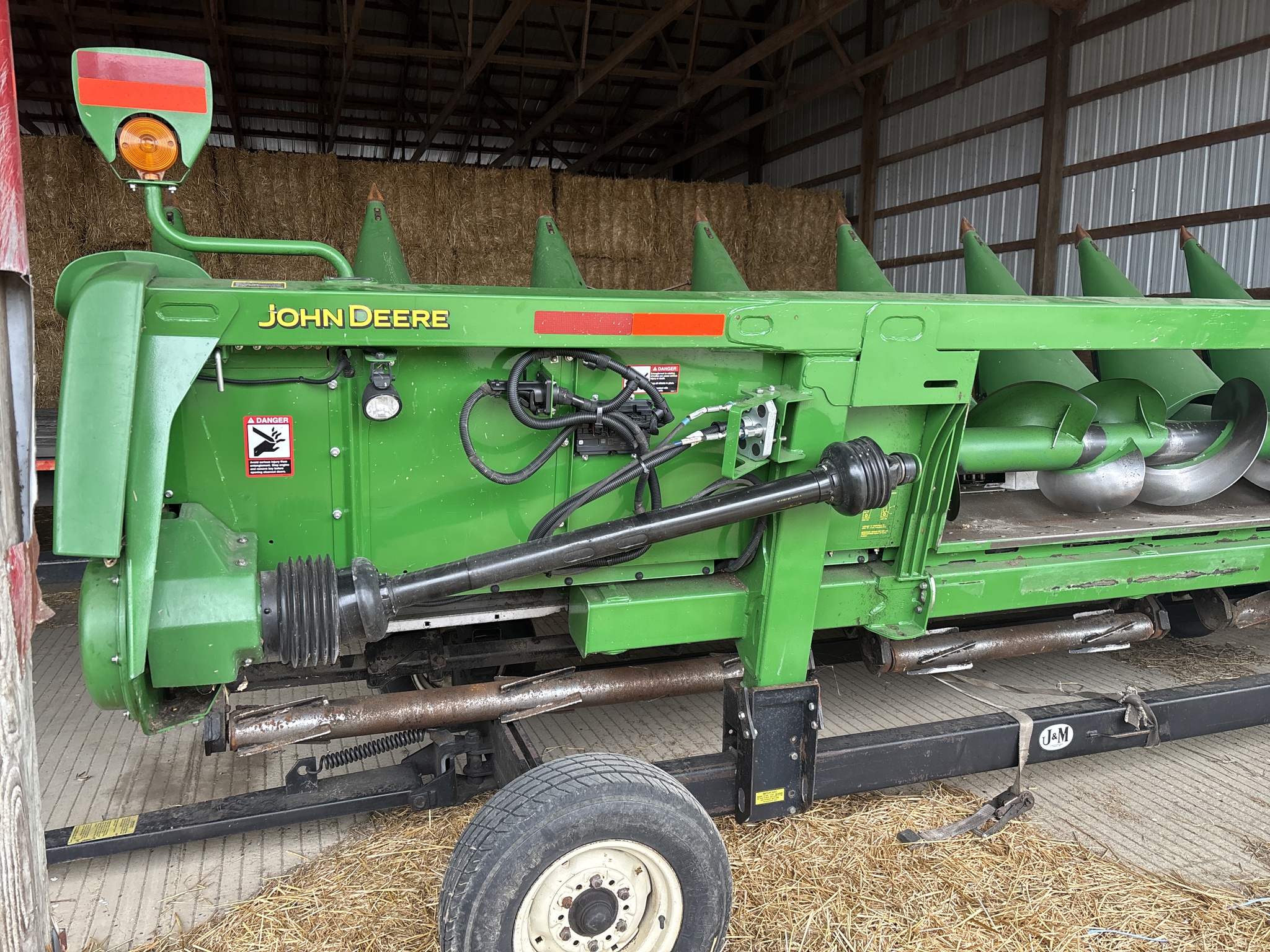 Used 2015 John Deere 608C Corn and Row Crop headers at Koenig Equipment in Anna, OH - PhotoXL3