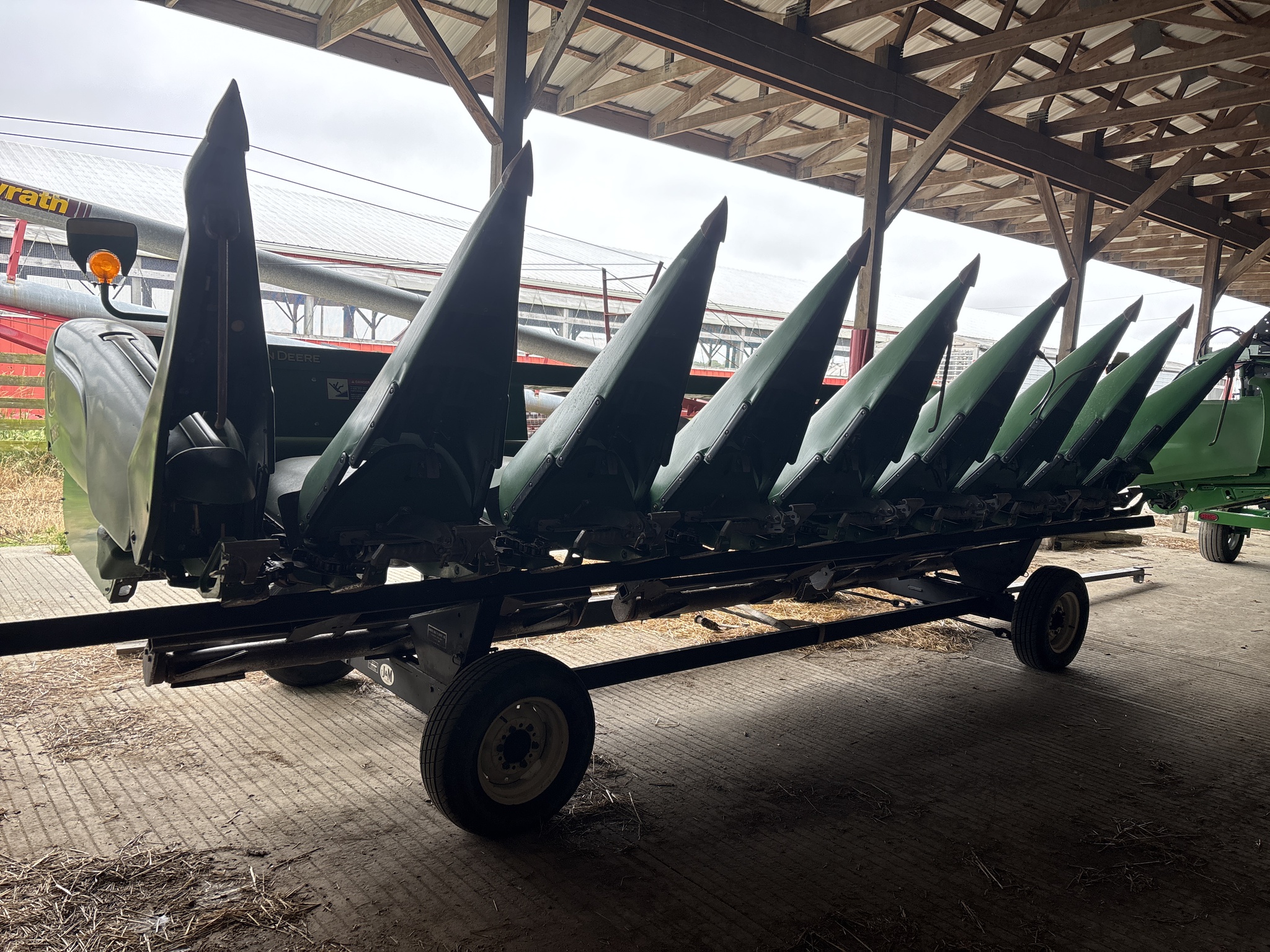 Used 2015 John Deere 608C Corn and Row Crop headers at Koenig Equipment in Anna, OH - PhotoXL4