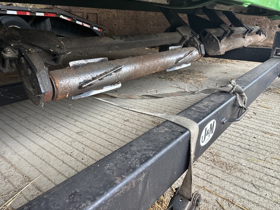 Used 2015 John Deere 608C Corn and Row Crop headers at Koenig Equipment in Anna, OH - Photo9