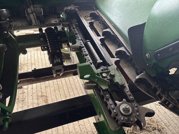 Used 2015 John Deere 608C Corn and Row Crop headers at Koenig Equipment in Anna, OH - Photo11
