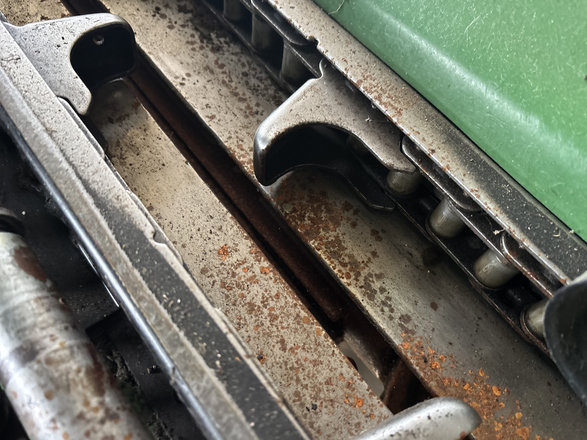 Used 2015 John Deere 608C Corn and Row Crop headers at Koenig Equipment in Anna, OH - PhotoXL14