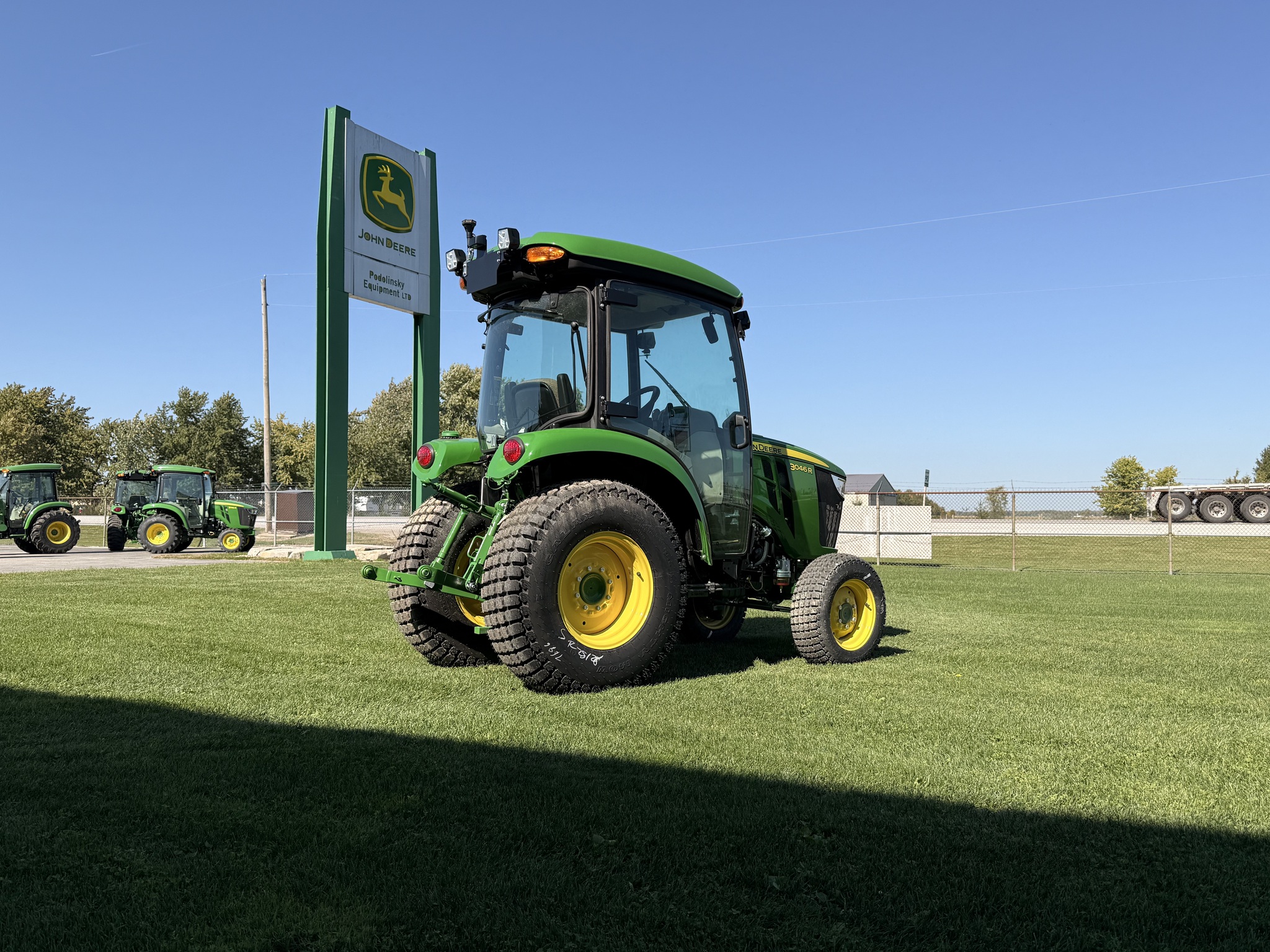 2026 John Deere 3046R Compact Utility Tractors
