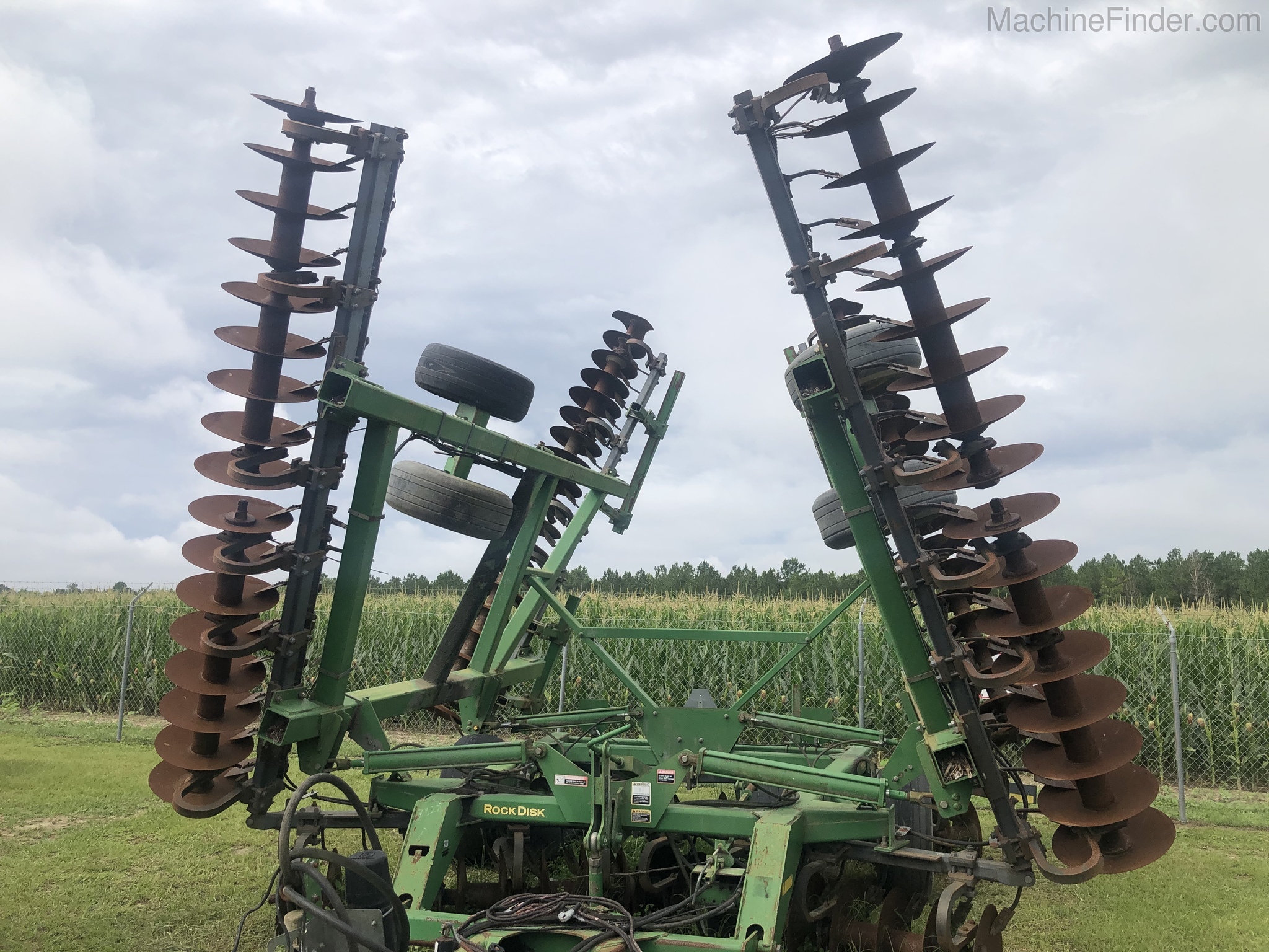 2004 John Deere 637 Image 1