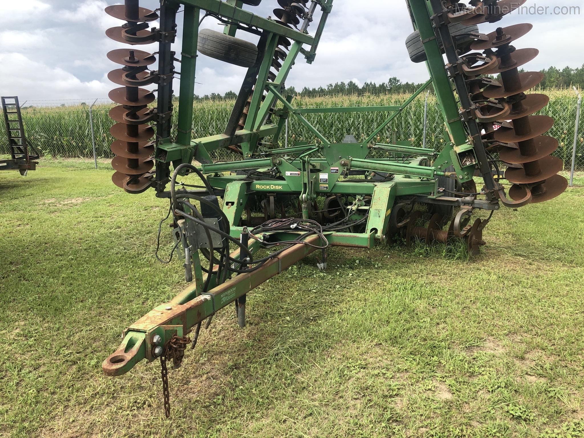 2004 John Deere 637 Image 3