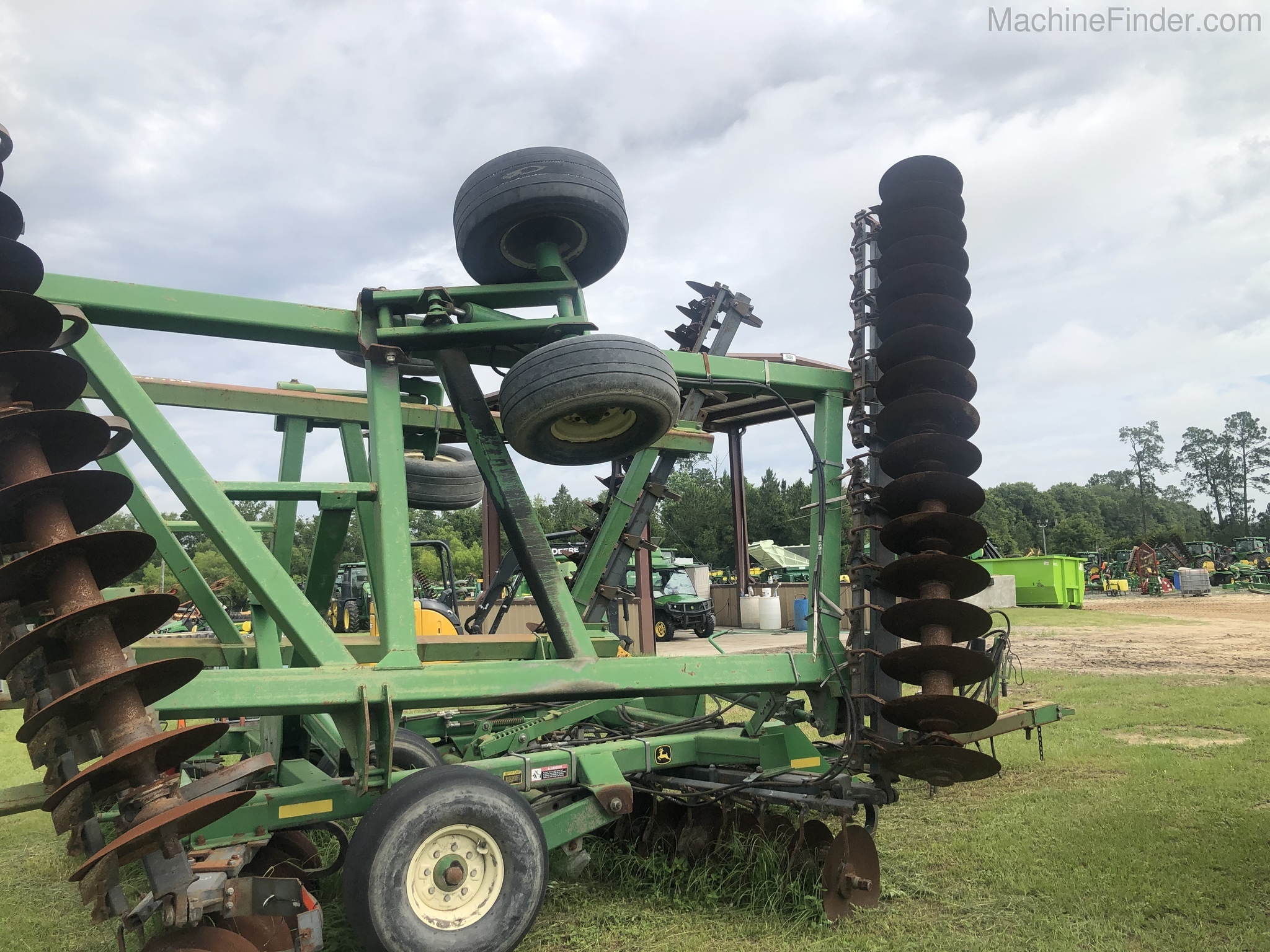 2004 John Deere 637 Image 10